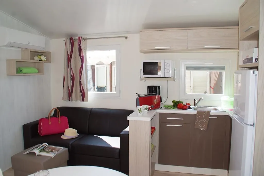 **** Campsite La Pinede Camping France